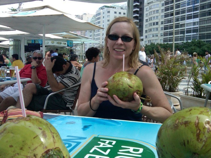 新鲜椰子水——巴西里约热内卢的科帕卡巴纳海滩