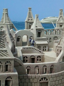 沙雕巫师和他的城堡——巴西里约热内卢的科帕卡巴纳海滩