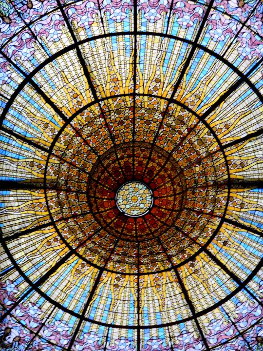 Palau de la music Catalana彩色玻璃穹顶音乐厅在la Ribera附近-西班牙巴塞罗那