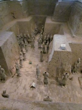 秦始皇兵马俑博物馆的兵马俑室。