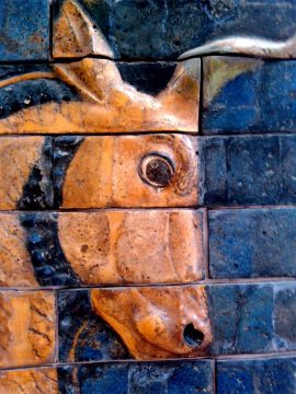 伊什塔尔门-釉面泥瓦描绘了一个原始野牛-古代公牛