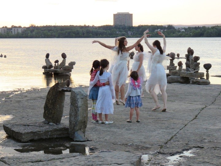 渥太华公共艺术-由娜塔莎·罗伊卡表演的仙女舞蹈运动-渥太华河