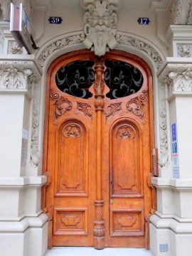 巴塞罗那拉里贝拉区-步行社区，美丽的门，建筑