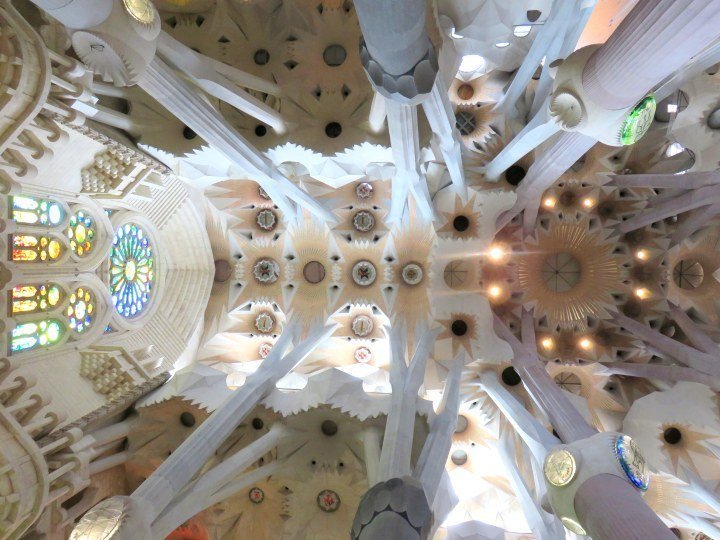 加泰罗尼亚建筑师安东尼·高迪在巴塞罗那最著名的作品——圣家堂