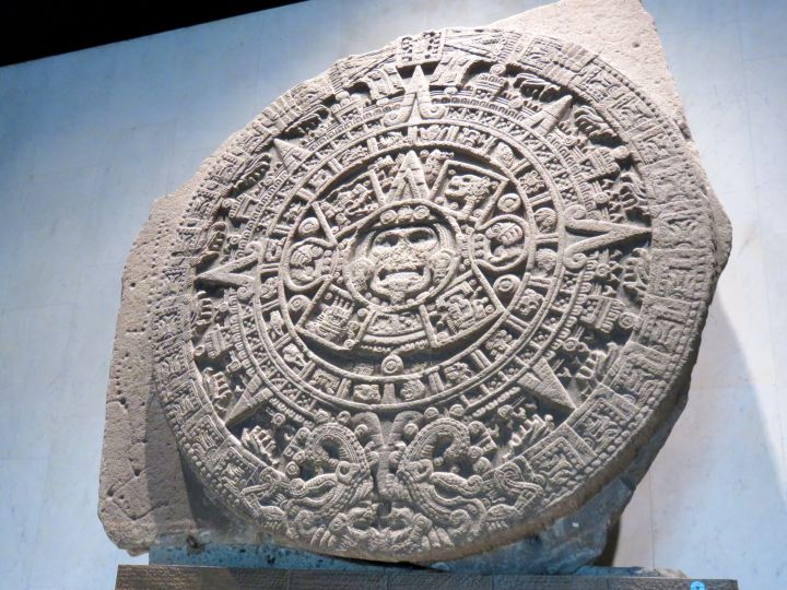 墨西哥城独自旅行-参观位于查普尔特佩克公园的人类学博物馆-太阳之光-太阳石-阿兹特克日历