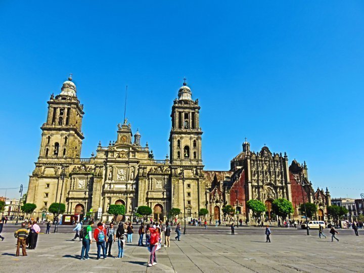 独自前往墨西哥城-参观历史中心的索卡洛广场-大都会大教堂