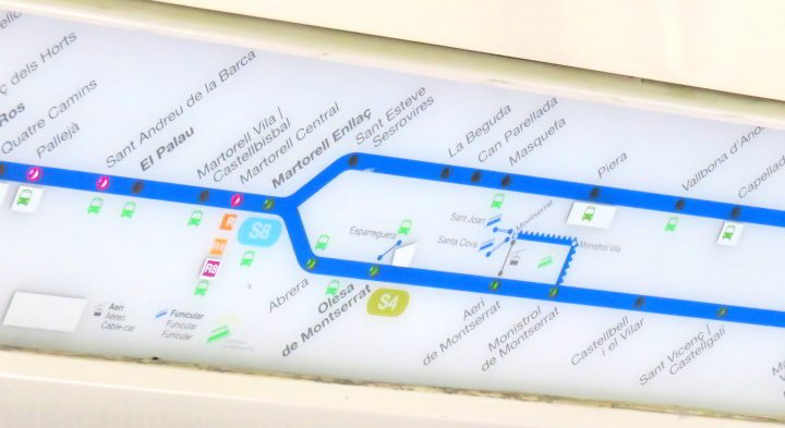 地图显示从西班牙巴塞罗那站到蒙特塞拉特的列车停靠站。