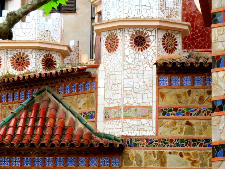 彩色瓷砖的Lloret de Mar教区教堂圣罗马-哥斯达黎加布拉瓦加泰罗尼亚西班牙