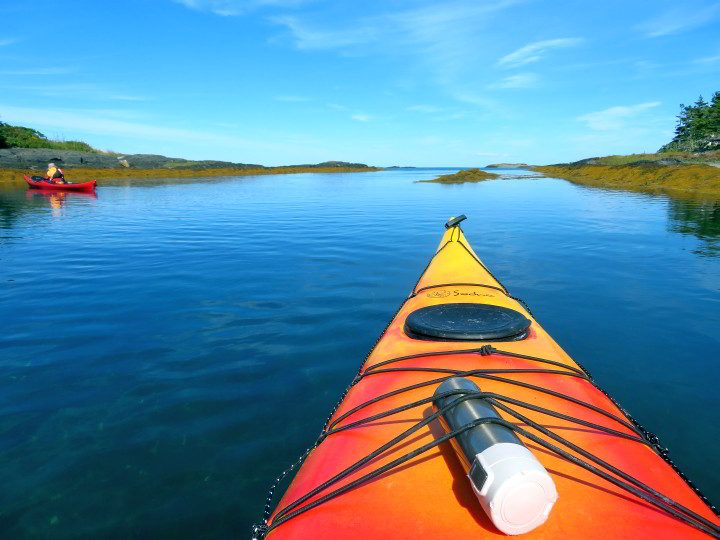新斯科舍省蓝岩皮划艇之旅在一个美丽的夏日