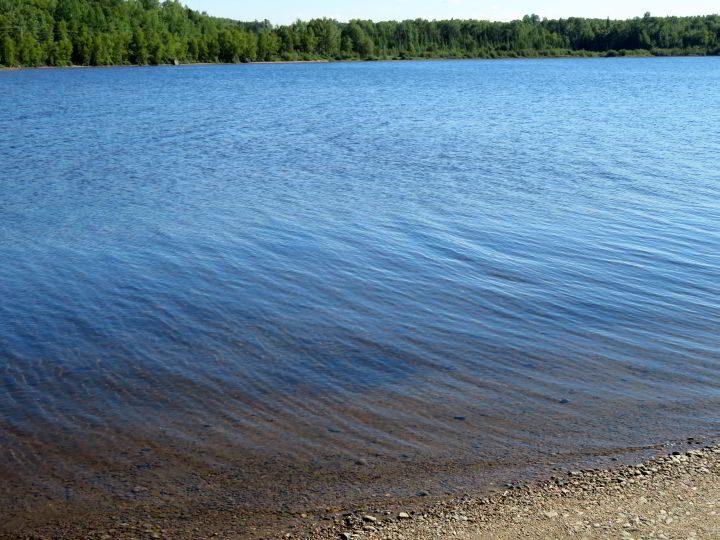 原始的湖泊和荒野是驾车穿越魁北克的永恒伴侣