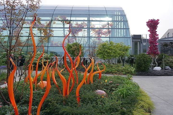 Dale Chihuly玻璃花园的玻璃雕塑。