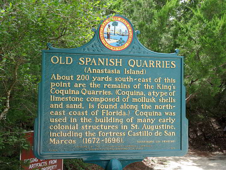 佛罗里达州阿纳斯塔西娅岛的老西班牙采石场标志-圣奥古斯丁许多早期建筑使用的coquina石的位置