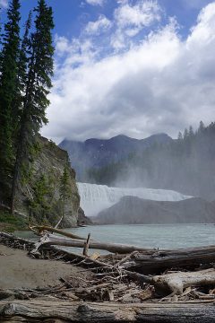 加拿大BC省美丽的瀑布
