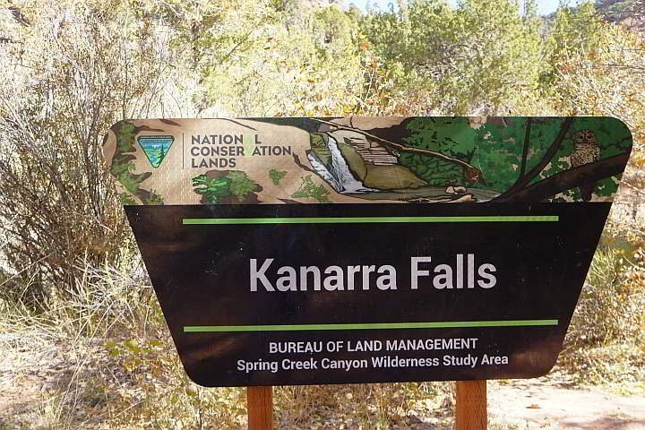 卡纳拉瀑布土地管理局的标志