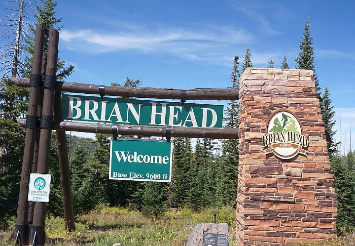 Brian Head欢迎标志和基地海拔9600英尺