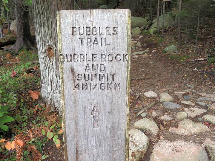 泡泡小径，泡泡岩石和山顶标志