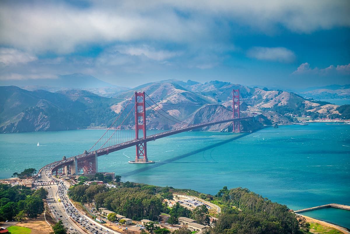 金门大桥是加州最著名的地标。