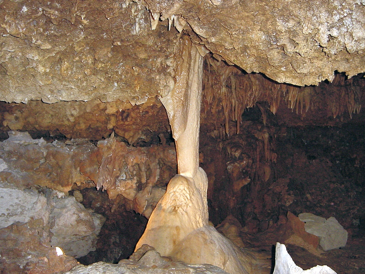 德克萨斯州乔治敦的内部空间洞穴。