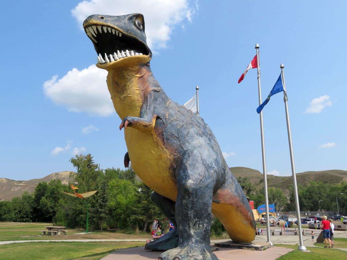 世界上最大的恐龙在阿尔伯塔省的德拉姆海勒。