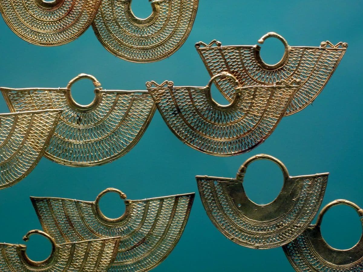 卡塔赫纳奥罗博物馆的金耳环。