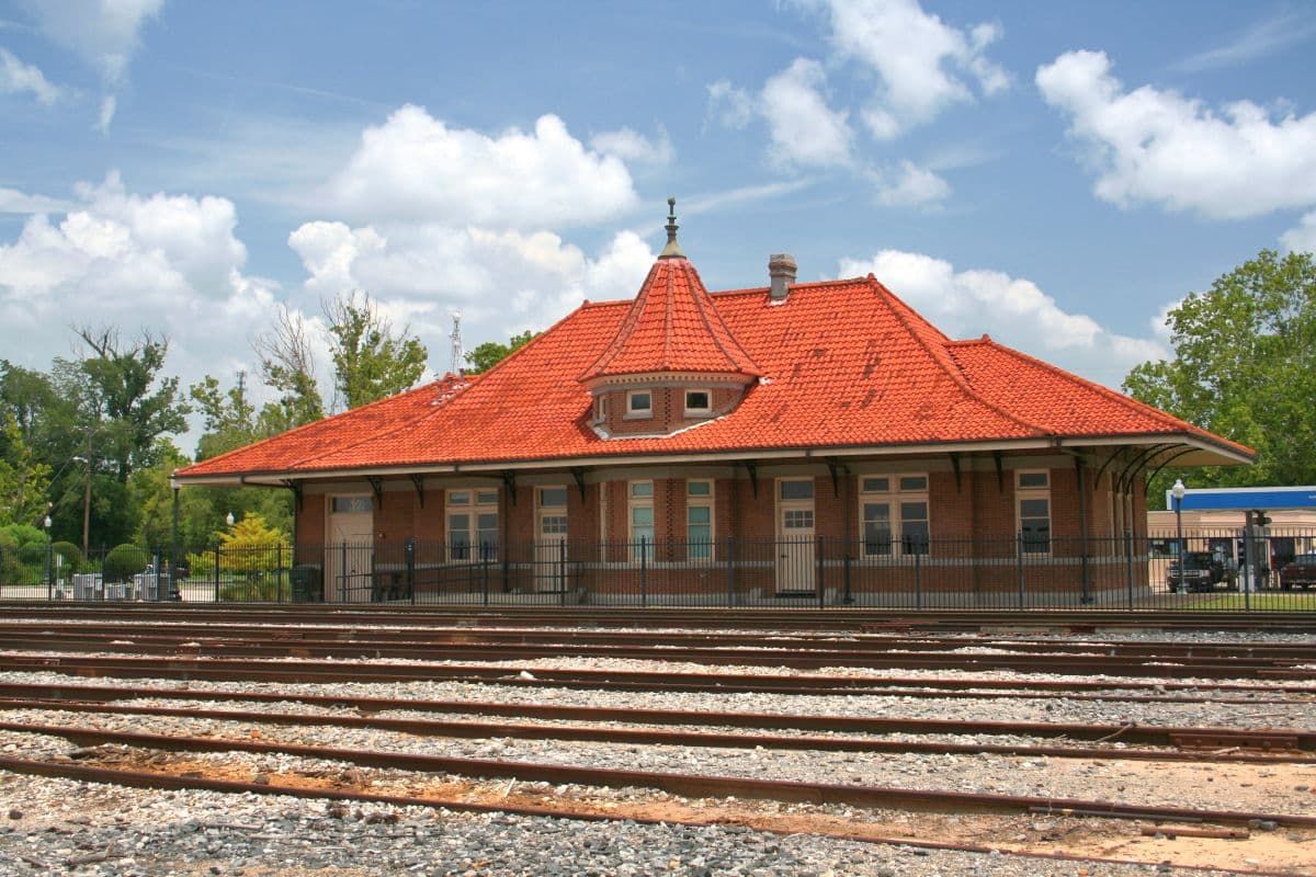 纳科多奇历史悠久的火车站。