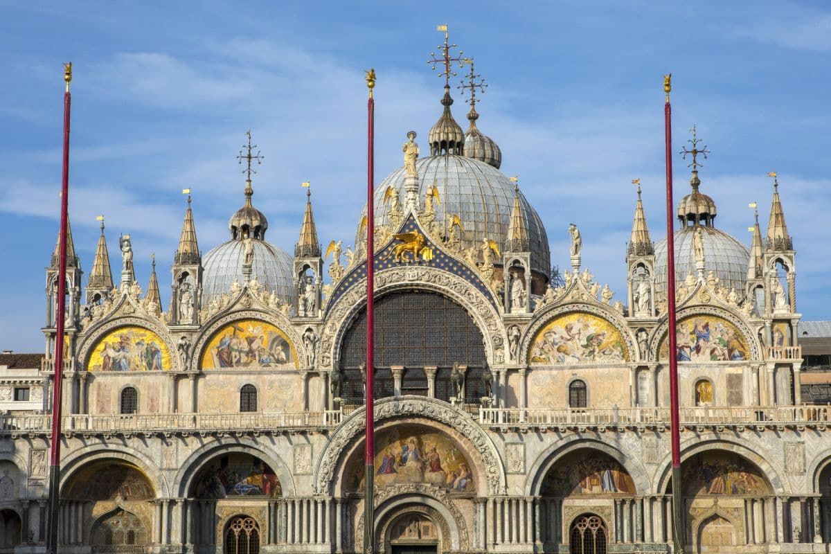 圣马可大教堂是威尼斯著名的地标。