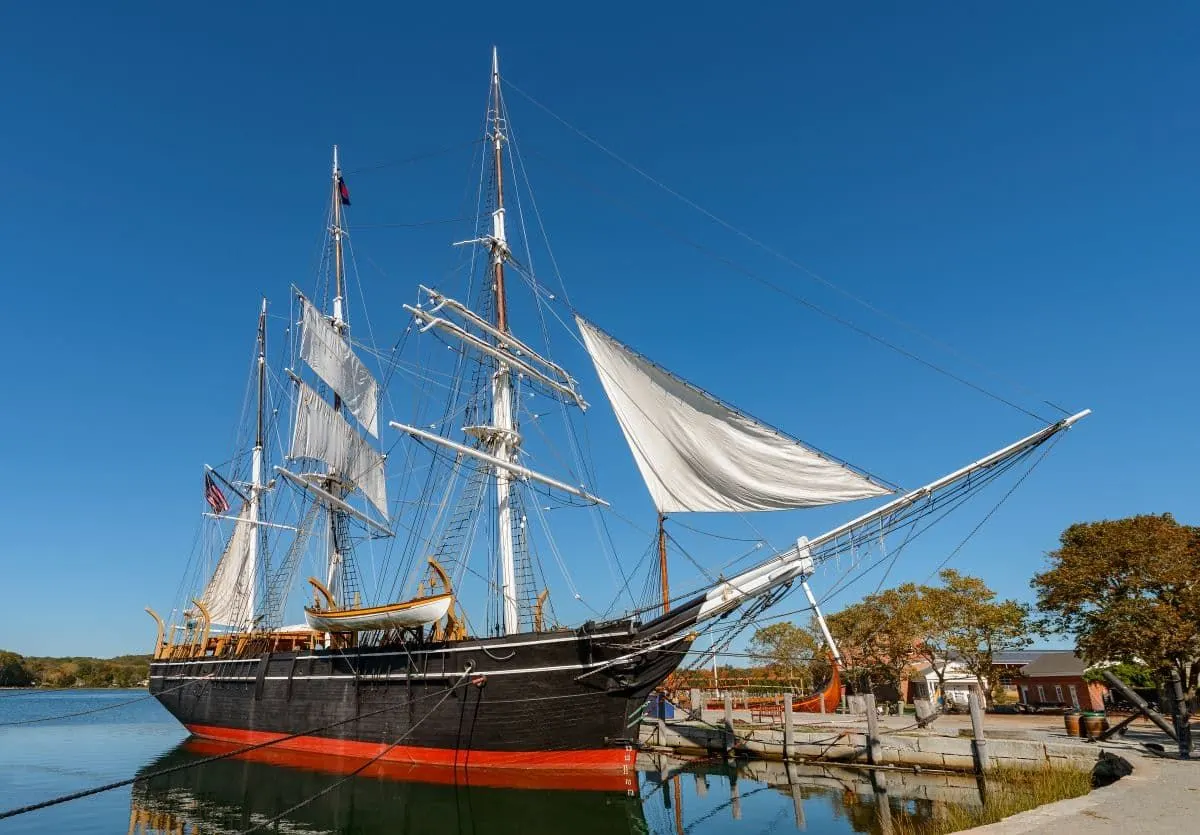 查尔斯W摩根木制捕鲸船神秘海港博物馆在CT。